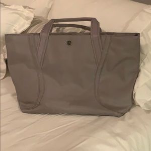 Lululemon tote